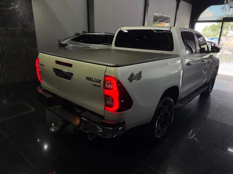 TOYOTA Hilux Caminhonete 2.8 16V SRX 4X4 DIESEL CABINE DUPLA AUTOM�TICO, Foto 8