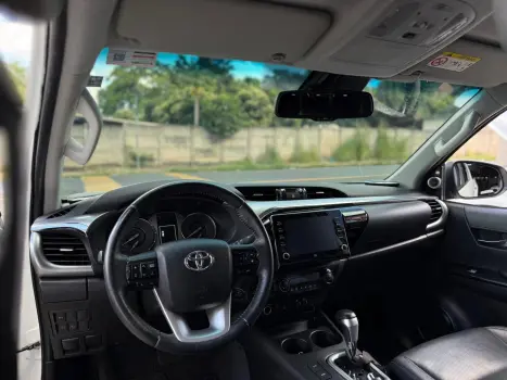 TOYOTA Hilux Caminhonete 2.8 16V SRX 4X4 DIESEL CABINE DUPLA AUTOM�TICO, Foto 10