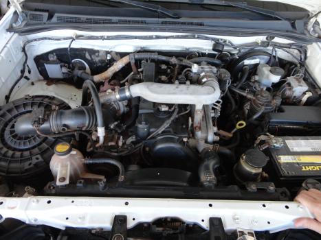 TOYOTA Hilux Caminhonete 2.5 16V 4P 4X4 TURBO DIESEL CABINE DUPLA, Foto 16