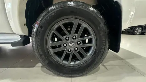 TOYOTA Hilux Caminhonete 3.0 4P 4X4 TURBO DIESEL CABINE DUPLA LIMITED EDITION AUTOM�TICO, Foto 15