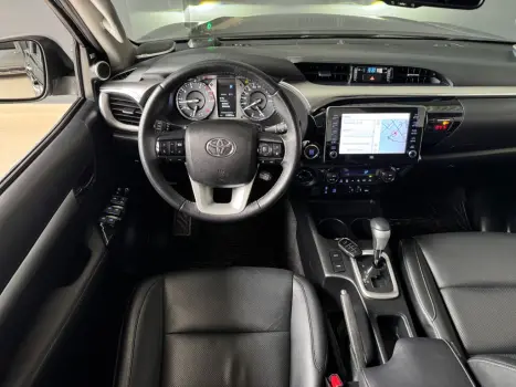 TOYOTA Hilux Caminhonete 2.8 16V SRX 4X4 TURBO DIESEL CABINE DUPLA AUTOM�TICO, Foto 17