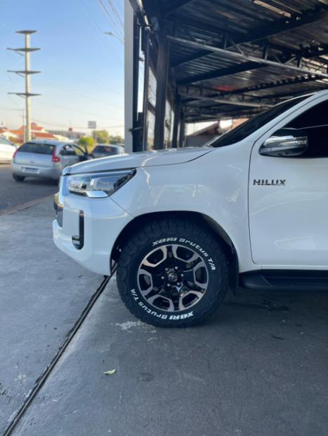 TOYOTA Hilux Caminhonete 2.8 16V 4P SR 4X4 DIESEL CABINE DUPLA AUTOM�TICO, Foto 6