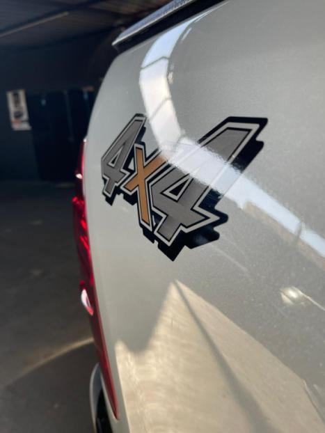 TOYOTA Hilux Caminhonete 2.8 16V 4P SR 4X4 DIESEL CABINE DUPLA AUTOM�TICO, Foto 13