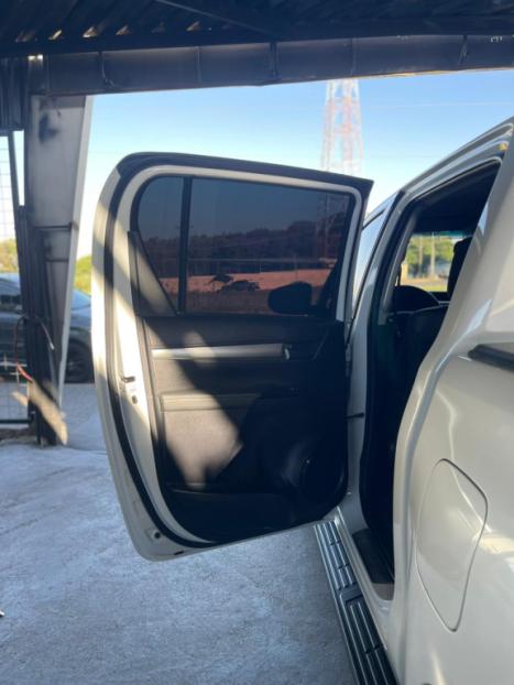 TOYOTA Hilux Caminhonete 2.8 16V 4P SR 4X4 DIESEL CABINE DUPLA AUTOM�TICO, Foto 19
