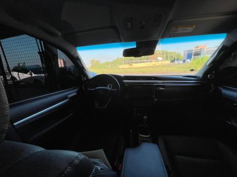 TOYOTA Hilux Caminhonete 2.8 16V 4P SR 4X4 DIESEL CABINE DUPLA AUTOM�TICO, Foto 30