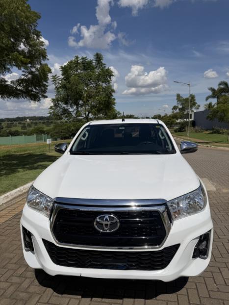 TOYOTA Hilux Caminhonete 2.7 16V 4P SRV FLEX CABINE DUPLA AUTOM�TICO, Foto 2
