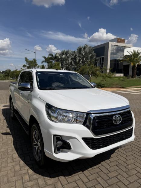 TOYOTA Hilux Caminhonete 2.7 16V 4P SRV FLEX CABINE DUPLA AUTOM�TICO, Foto 3