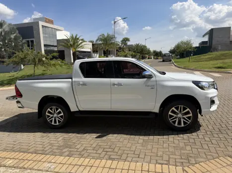 TOYOTA Hilux Caminhonete 2.7 16V 4P SRV FLEX CABINE DUPLA AUTOM�TICO, Foto 6