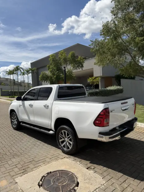 TOYOTA Hilux Caminhonete 2.7 16V 4P SRV FLEX CABINE DUPLA AUTOM�TICO, Foto 7