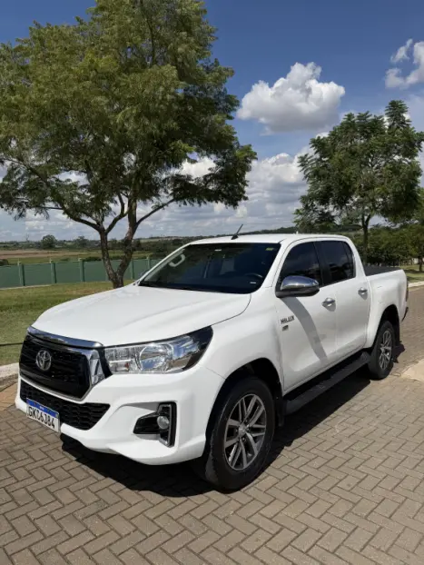 TOYOTA Hilux Caminhonete 2.7 16V 4P SRV FLEX CABINE DUPLA AUTOM�TICO, Foto 10