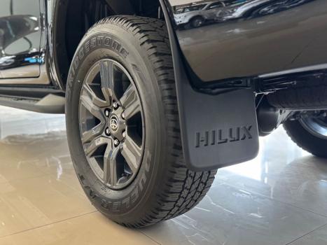 TOYOTA Hilux Caminhonete 2.8 16V 4P SR 4X4 DIESEL CABINE DUPLA AUTOM�TICO, Foto 8