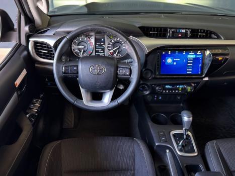TOYOTA Hilux Caminhonete 2.8 16V 4P SR 4X4 DIESEL CABINE DUPLA AUTOM�TICO, Foto 14