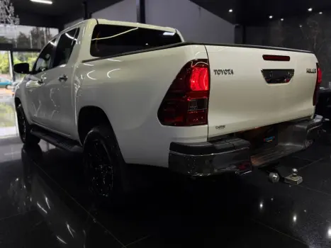 TOYOTA Hilux Caminhonete 2.7 16V 4P SR FLEX CABINE DUPLA, Foto 12