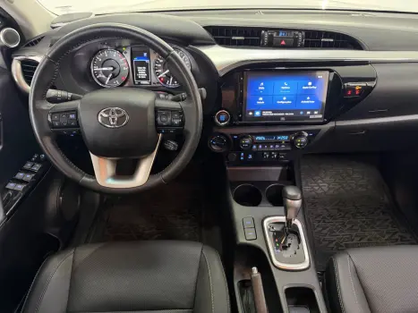 TOYOTA Hilux Caminhonete 2.8 16V SRX PLUS 4X4 TURBO DIESEL CABINE DUPLA AUTOM�TICO, Foto 5