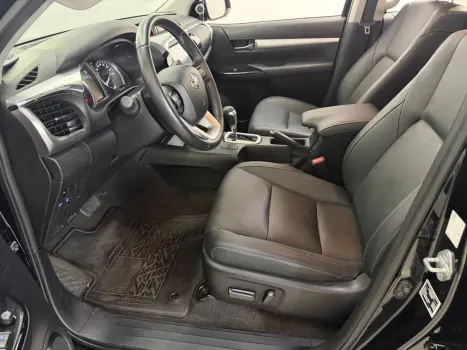 TOYOTA Hilux Caminhonete 2.8 16V SRX PLUS 4X4 TURBO DIESEL CABINE DUPLA AUTOM�TICO, Foto 6