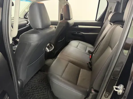 TOYOTA Hilux Caminhonete 2.8 16V SRX PLUS 4X4 TURBO DIESEL CABINE DUPLA AUTOM�TICO, Foto 7