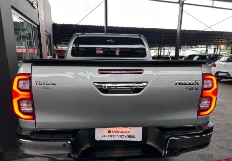 TOYOTA Hilux Caminhonete 2.8 16V SRX 4X4 DIESEL CABINE DUPLA AUTOM�TICO, Foto 4