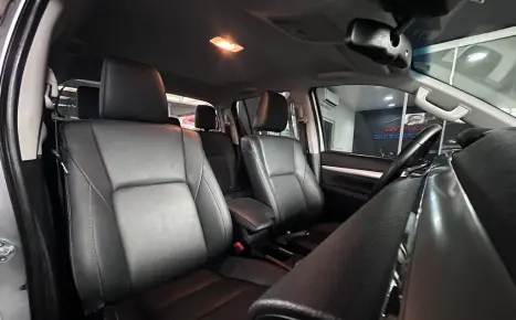 TOYOTA Hilux Caminhonete 2.8 16V SRX 4X4 DIESEL CABINE DUPLA AUTOM�TICO, Foto 8