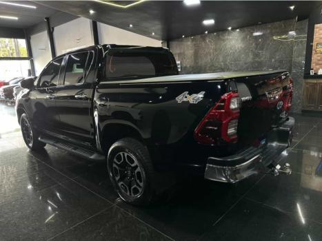 TOYOTA Hilux Caminhonete 2.8 16V SRX 4X4 DIESEL CABINE DUPLA AUTOM�TICO, Foto 4