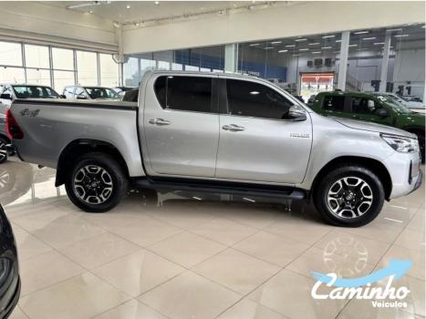 TOYOTA Hilux Caminhonete 2.8 16V SRX 4X4 DIESEL CABINE DUPLA AUTOM�TICO, Foto 4