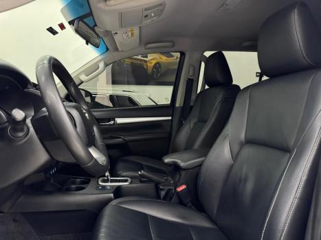 TOYOTA Hilux Caminhonete 2.8 16V SRX 4X4 DIESEL CABINE DUPLA AUTOM�TICO, Foto 10