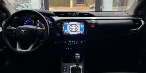 TOYOTA Hilux Caminhonete 2.8 16V SRX 4X4 DIESEL CABINE DUPLA AUTOM�TICO, Foto 16
