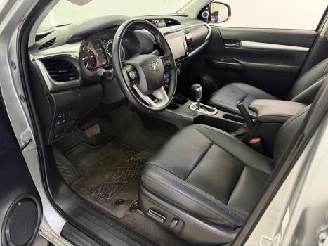 TOYOTA Hilux Caminhonete 2.8 16V SRX 4X4 TURBO DIESEL CABINE DUPLA AUTOM�TICO, Foto 3