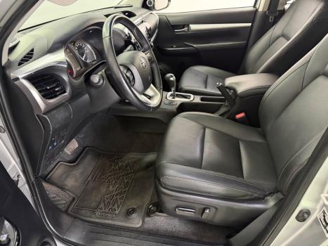TOYOTA Hilux Caminhonete 2.8 16V SRX 4X4 TURBO DIESEL CABINE DUPLA AUTOM�TICO, Foto 6