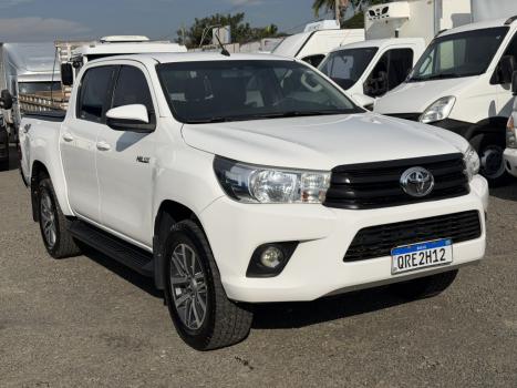 TOYOTA Hilux Caminhonete 2.8 4P SRS 4X4 DIESEL CABINE DUPLA, Foto 1