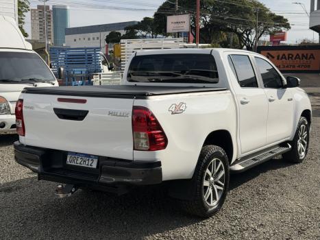 TOYOTA Hilux Caminhonete 2.8 4P SRS 4X4 DIESEL CABINE DUPLA, Foto 4