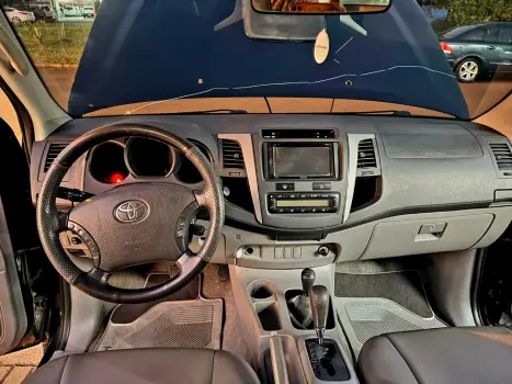TOYOTA Hilux Caminhonete 3.0 16V 4P 4X4 SRV TURBO DIESEL CABINE DUPLA AUTOM�TICO, Foto 13