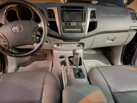 TOYOTA Hilux Caminhonete 3.0 16V 4P 4X4 SRV TURBO DIESEL CABINE DUPLA AUTOM�TICO, Foto 17