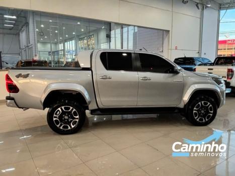 TOYOTA Hilux Caminhonete 2.8 16V SRX PLUS 4X4 TURBO DIESEL CABINE DUPLA AUTOM�TICO, Foto 4