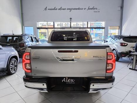 TOYOTA Hilux Caminhonete 2.8 16V SRX 4X4 DIESEL CABINE DUPLA AUTOM�TICO, Foto 4