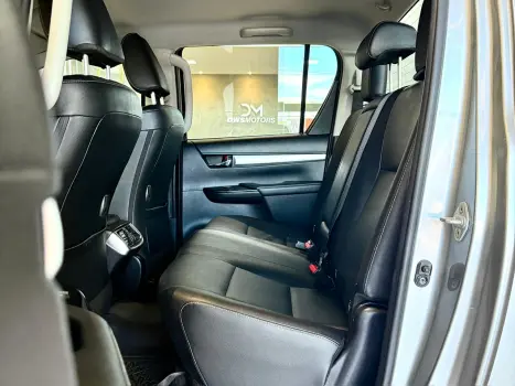 TOYOTA Hilux Caminhonete 2.7 16V 4P SRV FLEX 4X4  CABINE DUPLA AUTOM�TICO, Foto 11