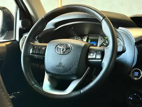 TOYOTA Hilux Caminhonete 2.7 16V 4P SRV FLEX 4X4  CABINE DUPLA AUTOM�TICO, Foto 13