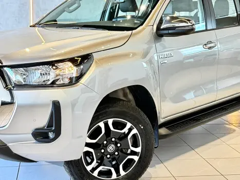 TOYOTA Hilux Caminhonete 2.7 16V 4P SRV FLEX 4X4  CABINE DUPLA AUTOM�TICO, Foto 23