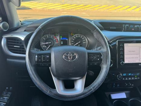 TOYOTA Hilux Caminhonete 2.8 16V SRX 4X4 TURBO DIESEL CABINE DUPLA AUTOM�TICO, Foto 8