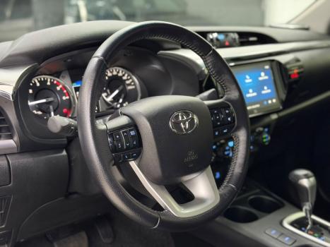TOYOTA Hilux Caminhonete 2.8 16V SRX PLUS 4X4 TURBO DIESEL CABINE DUPLA AUTOM�TICO, Foto 8