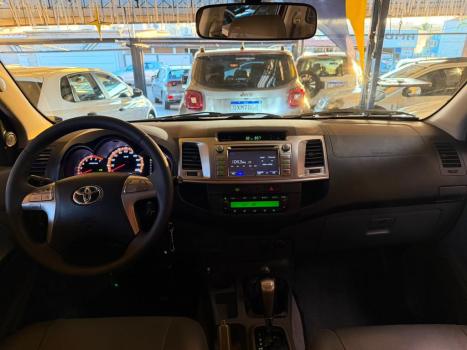 TOYOTA Hilux Caminhonete 2.7 16V 4P SRV FLEX 4X4  CABINE DUPLA AUTOM�TICO, Foto 10