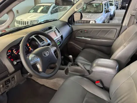 TOYOTA Hilux Caminhonete 2.7 16V 4P SRV FLEX 4X4  CABINE DUPLA AUTOM�TICO, Foto 9