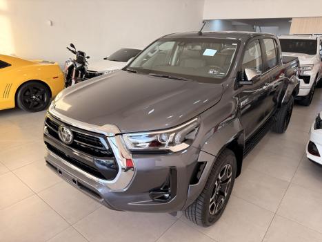 TOYOTA Hilux Caminhonete 2.8 16V SRX PLUS 4X4 TURBO DIESEL CABINE DUPLA AUTOM�TICO, Foto 1