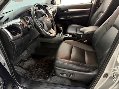 TOYOTA Hilux Caminhonete 2.8 16V SRX 4X4 DIESEL CABINE DUPLA AUTOM�TICO, Foto 6