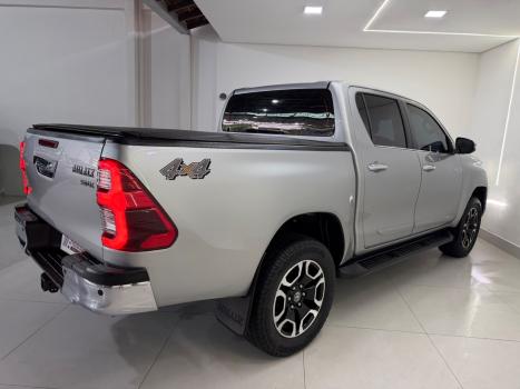 TOYOTA Hilux Caminhonete 2.8 16V SRX 4X4 DIESEL CABINE DUPLA AUTOM�TICO, Foto 10