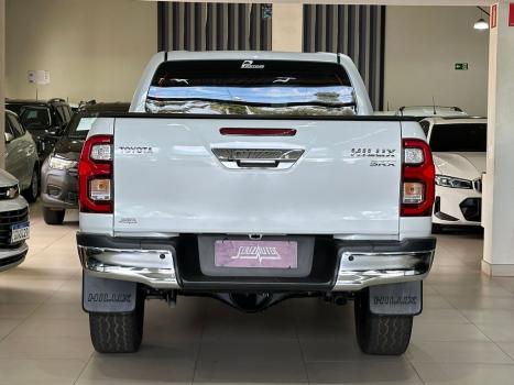 TOYOTA Hilux Caminhonete 2.8 16V SRX 4X4 DIESEL CABINE DUPLA AUTOM�TICO, Foto 4