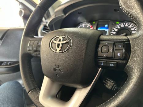 TOYOTA Hilux Caminhonete 2.8 16V SRX 4X4 DIESEL CABINE DUPLA AUTOM�TICO, Foto 10