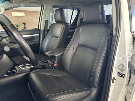 TOYOTA Hilux Caminhonete 2.8 16V SRX 4X4 DIESEL CABINE DUPLA AUTOM�TICO, Foto 14