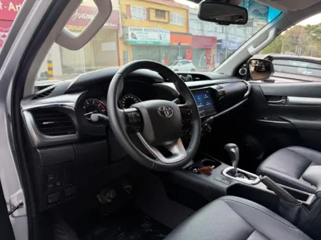 TOYOTA Hilux Caminhonete 2.8 16V SRX 4X4 TURBO DIESEL CABINE DUPLA AUTOM�TICO, Foto 10