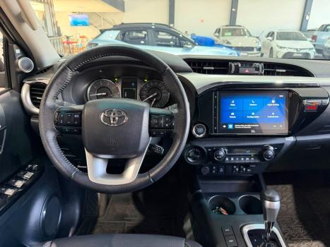 TOYOTA Hilux Caminhonete 2.8 16V SRX 4X4 TURBO DIESEL CABINE DUPLA AUTOM�TICO, Foto 9
