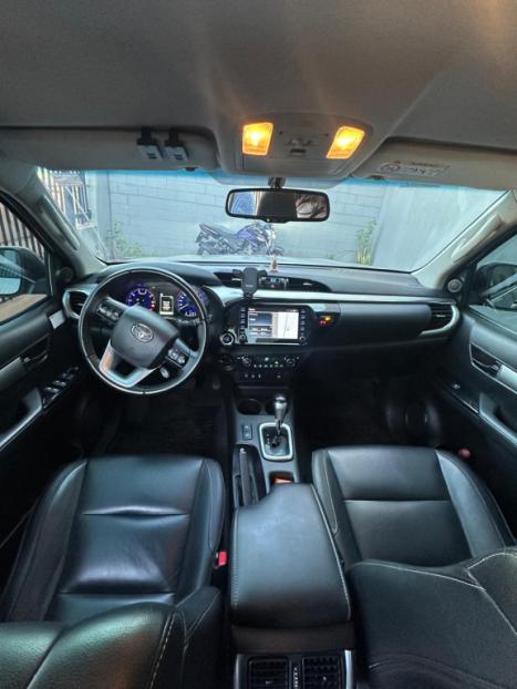 TOYOTA Hilux Caminhonete 2.8 16V SRV 4X4 DIESEL CABINE DUPLA AUTOM�TICO, Foto 2